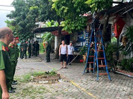 SÓC SƠN RA QUÂN GIẢI TOẢ VI PHẠM HÀNH LANG AN TOÀN GIAO THÔNG VĂN MINH ĐÔ THỊ 