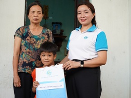 Hội Liên hiệp Phụ nữ phường Chương Mỹ tổ chức thăm hỏi, tặng quà học sinh có hoàn cảnh khó khăn nhân dịp Quốc khánh 2/9 và trước thềm năm học mới