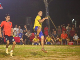 Sôi nổi giải bóng đá 8X FC Tình Bạn

