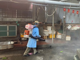 Tổ chức phun thuốc tiêu độc, khử trùng phòng, chống dịch bệnh Dịch tả lợn Châu Phi và dịch bệnh gia súc, gia cầm trên địa bàn phường Bồ Đề