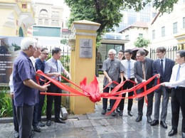 Phường Cửa Nam: Gắn biển công trình kỷ niệm 80 năm Cách mạng Tháng Tám thành công (19/8/1945 -19/8/2025) và Quốc khánh nước Cộng hòa xã hội chủ nghĩa Việt Nam