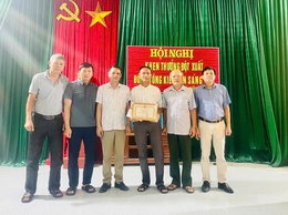 Khen thưởng đột xuất gương dũng cảm cứu người trong vụ cháy