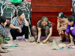 Khai giảng lớp đào tạo nghề và giải quyết việc làm cho lao động nông thôn trên địa bàn xã Phượng Dực