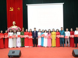 96 đảng viên 4 xã Quang Minh, Mê Linh, Tiến Thắng, Yên Lãng hoàn thành lớp bồi dưỡng lý luận chính trị cho đảng viên mới