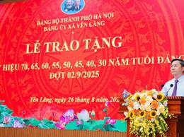 XÃ YÊN LÃNG TRANG TRỌNG TỔ CHỨC LỄ TRAO HUY HIỆU ĐẢNG ĐỢT 02/9/2025.