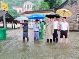 Chủ tịch UBND xã Quốc Oai kiểm tra, chỉ đạo công tác khắc phục ảnh hưởng mưa bão tại khu vực Chùa Thầy