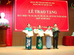 59 đảng viên thuộc Đảng bộ xã Quốc Oai được trao tặng Huy hiệu Đảng đợt 2/9