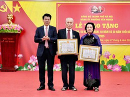 Phường Yên Nghĩa tổ chức trao tặng Huy hiệu Đảng dịp Quốc khánh 2/9