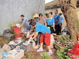Xuân Đỉnh đồng loạt triển khai tổng vệ sinh, khử trùng, tiêu độc phòng chống dịch bệnh sau mưa lũ