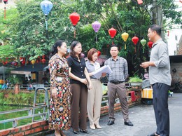 Đoàn kiểm tra số 2 chấm điểm cuộc thi “Giữ gìn thôn sáng, xanh, sạch, đẹp, an toàn” tháng 8/2025