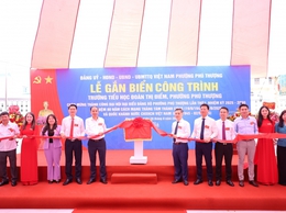 Phú Thượng: Gắn biển công trình Trường Tiểu học Đoàn Thị Điểm