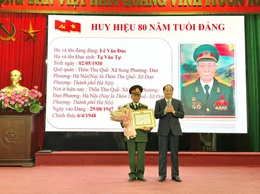 56 đảng viên của Đảng bộ xã Đan Phượng được nhận Huy hiệu Đảng đợt 2/9