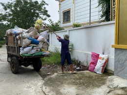 Đường làng ngõ xóm xã Xuân Mai không có rác sinh hoạt ùn ứ trước trong và sau cơn bão số 5
