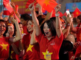 Tặng 100.000 đồng/người cho toàn dân ăn Tết Độc lập