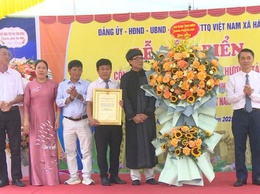 XÃ HÁT MÔN LONG TRỌNG TỔ CHỨC LỄ GẮN BIỂN CÔNG TRÌNH DI TÍCH ĐÌNH, CHÙA HƯƠNG TẢO NHÂN KỶ NIỆM 80 NĂM CÁCH MẠNG THÁNG TÁM VÀ QUỐC KHÁNH 2/9