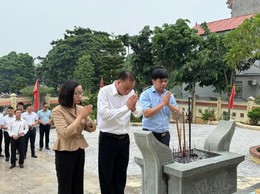 Xã Đan Phượng Dâng hương các anh hùng liệt sỹ nhân dịp Kỷ niệm 80 năm Cách mạng tháng 8 và Quốc khánh mồng 2/9.