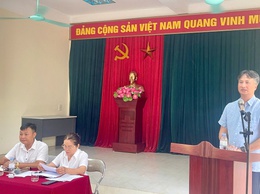 Đồng chí Bí thư Đảng ủy xã Vĩnh Thanh đã tham dự buổi sinh hoạt định kỳ cùng Chi bộ thôn Đông.