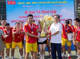 Đội bóng Làng Văn xuất sắc giành chức vô địch Giải bóng đá thanh niên xã Tiến Thắng