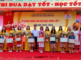 Chủ tịch UBND phường Thanh Liệt Bùi Huy Hoàng dự chương trình chào đón học sinh lớp 1 tại trường Tiểu học Thanh Xuân Nam
