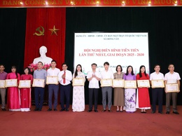 Xã Hồng Vân tổ chức hội nghị tổng kết phong trào gương điển hình tiên tiến giai đoạn 2020 - 2025 và biểu dương, khen thưởng các tập thể, cá nhân có thành tích xuất sắc.