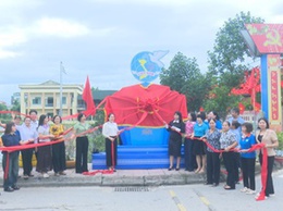 Hội Liên hiệp Phụ nữ xã Hoài Đức khánh thành công trình “Đoạn đường nở hoa-bích hoạ”