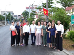 Hội Nông dân xã Thanh Oai: Gắn biển 3 đoạn đường cây, hoa tự quản