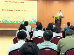 Phường Cầu Giấy tổ chức lễ chào cờ đầu tuần và triển khai các nhiệm vụ trọng tâm tháng 8/2025