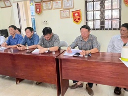 Xã Đoài Phương niêm yết công khai và giao Quyết định cưỡng chế thu hồi đất