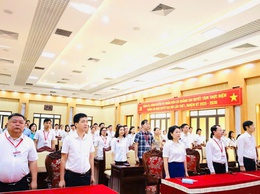 Xã Quảng Oai tổ chức lễ chào cờ đầu tuần – Khơi dậy khí thế thi đua, quyết tâm thực hiện nhiệm vụ xã mới