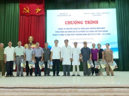 Sơn Đồng khám, tư vấn chăm sóc sức khỏe đối tượng chính sách có công trên địa bàn xã