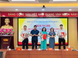 Phường Ô Chợ Dừa tổ chức Hội nghị công bố Quyết định bổ nhiệm đối với công chức lãnh đạo quản lý và viên chức quản lý