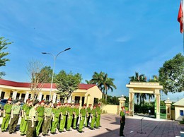 CÔNG AN XÃ NỘI BÀI TỔ CHỨC LỄ CHÀO CỜ ĐẦU THÁNG 8/2025