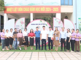 UBND phường Tây Mỗ làm việc với các trường học trên địa bàn nhằm tháo gỡ khó khăn trước thềm năm học mới
