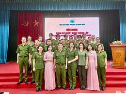 Hội LHPN xã công bố Quyết định thành lập Chi hội phụ nữ công an xã Hoài Đức