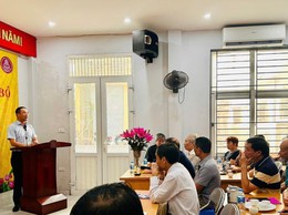 Bí thư Đảng ủy phường Đống Đa dự sinh hoạt tại Chi bộ 6