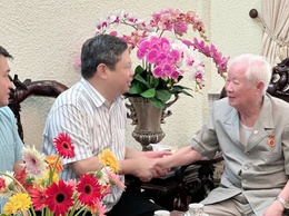 Thăm tặng quà người có công nhân kỷ niệm Quốc khánh nước Cộng hoà xã hội chủ nghĩa Việt Nam 2/9