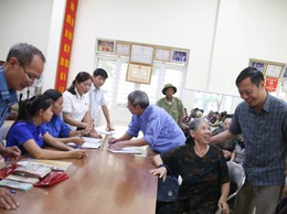 Xã Chương Dương chi trả 5,7 tỷ đồng tiền quà Quốc khánh 2/9 cho Nhân dân