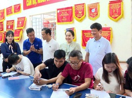 Xã Hoài Đức triển khai chi trả quà tặng nhân dân nhân dịp Quốc khánh 2/9