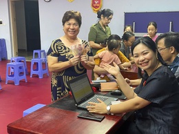 NIỀM VUI TẾT ĐỘC LẬP ĐƯỢC NHÂN LÊN TỪ NHỮNG PHẦN QUÀ