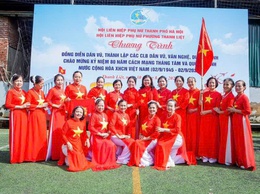 PHỤ NỮ THANH LIỆT ĐỒNG DIỄN DÂN VŨ VÀ CÔNG BỐ QUYẾT ĐỊNH CÁC CÂU LẠC BỘ VĂN NGHỆ , THỂ DỤC THỂ THAO.