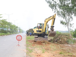 Xã Quang Minh ra quân giải tỏa vi phạm trật tự đô thị, kết hợp vệ sinh môi trường trên tuyến đường 48