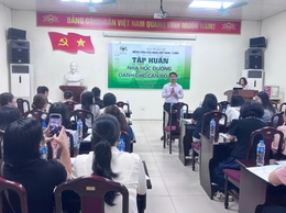 Tập huấn chăm sóc sức khỏe răng miệng tại trường học cho cán bộ y tế