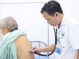 Bệnh viện Đa khoa Ba Vì phối hợp điều trị cho người bệnh tại Trại giam Suối Hai