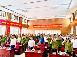 Phường Phú Thượng công bố quyết định kiện toàn và triển khai nhiệm vụ cho lực lượng tham gia bảo vệ an ninh trật tự ở cơ sở