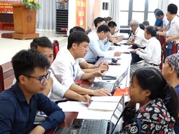 Xã Bình Minh tổ chức hội nghị hướng dẫn cấp giấy chứng nhận quyền sử dụng đất cho người dân ở thôn Đống