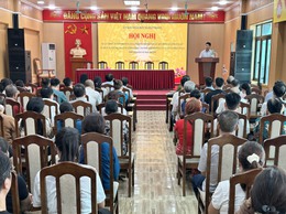 Xã Đại Thanh tổ chức hội nghị quán triệt, tuyên truyền, ký cam kết chấp hành các quy định của pháp luật về trật tự độ thị, trật tự công cộng, vệ sinh môi trường và an toàn thực phẩm trên địa bàn xã