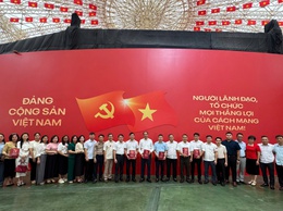 Lãnh đạo phường Tây Hồ tham gia sinh hoạt chuyên đề tại Triển lãm 80 năm thành tựu đất nước