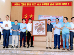 XÃ YÊN LÃNG HỌC TẬP, TRAO ĐỔI KINH NGHIỆM XÂY DỰNG THÔN THÔNG MINH GẮN VỚI CHUYỂN ĐỔI SỐ TẠI XÃ NỘI BÀI.