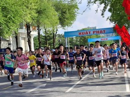 700 vận động viên dự Chung kết Giải chạy Báo Hànộimới phường Định Công lần thứ I - Vì hòa bình năm 2025