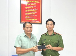 Cán bộ Công an phường nhặt được của rơi, trả lại cho người đánh mất